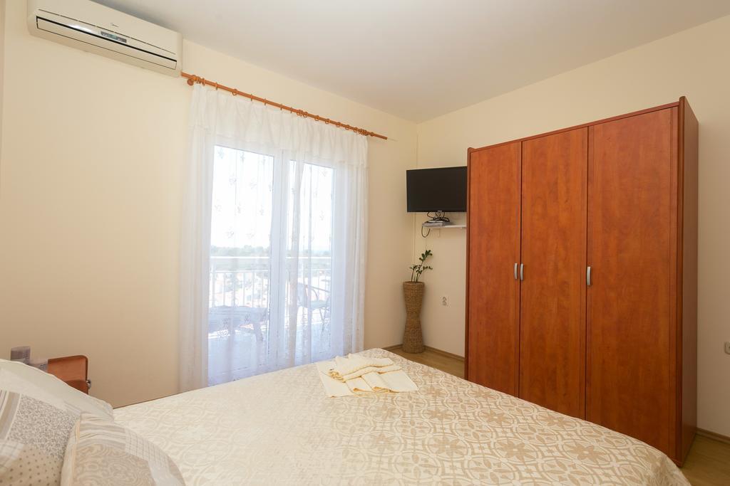 Vucic Apartments Хвар Экстерьер фото